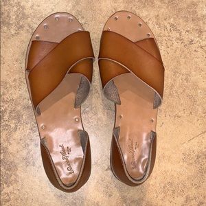 Leather Crossband Universal Thread Slide Sandals